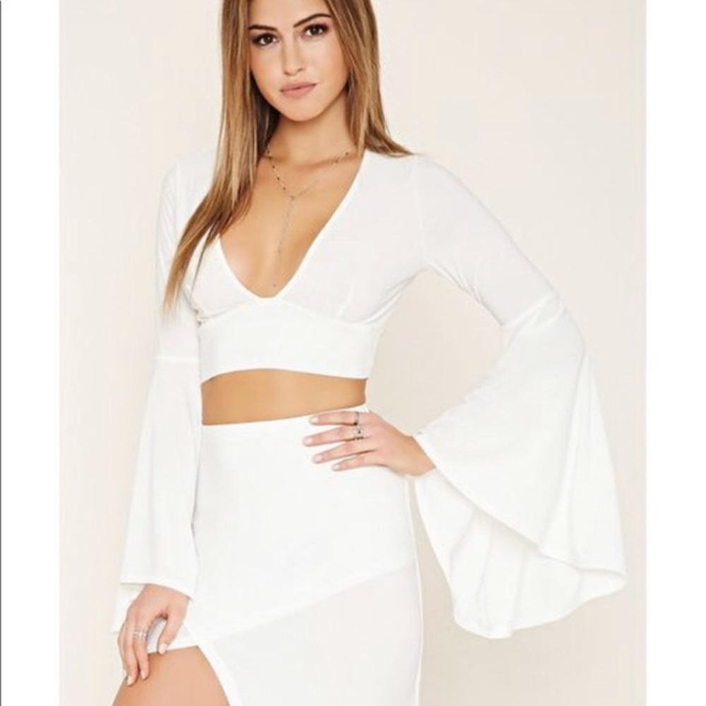 NWT! Forever 21 Bell Sleeve Crop Top Small